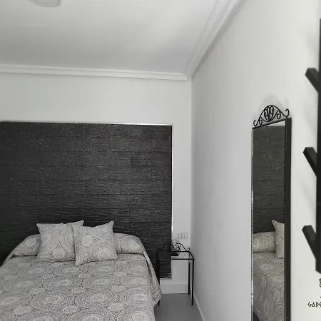 Gades Homestay Cadiz